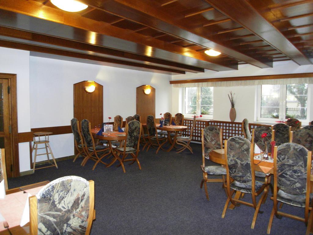 Penzion A Restaurace U Veterana Frenštát pod Radhoštěm Bagian luar foto