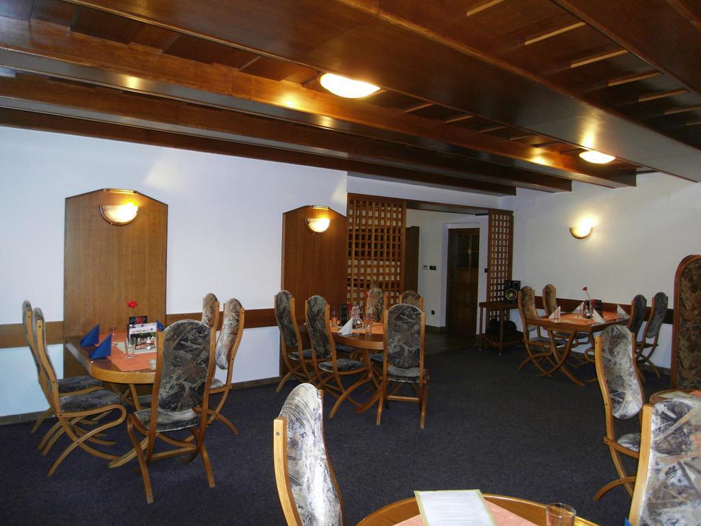 Penzion A Restaurace U Veterana Frenštát pod Radhoštěm Bagian luar foto