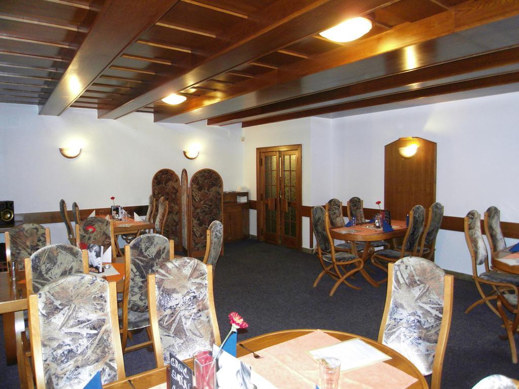 Penzion A Restaurace U Veterana Frenštát pod Radhoštěm Bagian luar foto