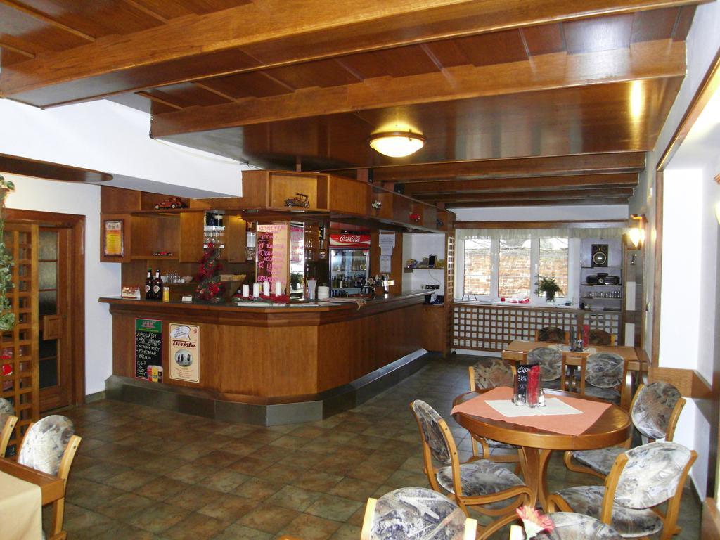 Penzion A Restaurace U Veterana Frenštát pod Radhoštěm Bagian luar foto
