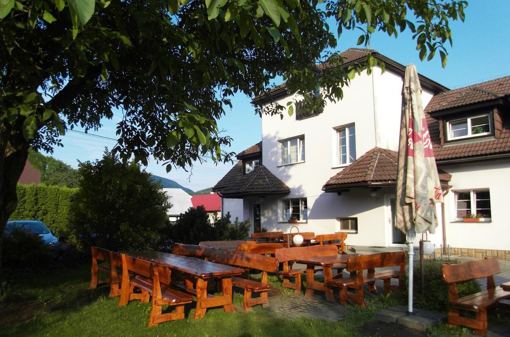 Penzion A Restaurace U Veterana Frenštát pod Radhoštěm Bagian luar foto